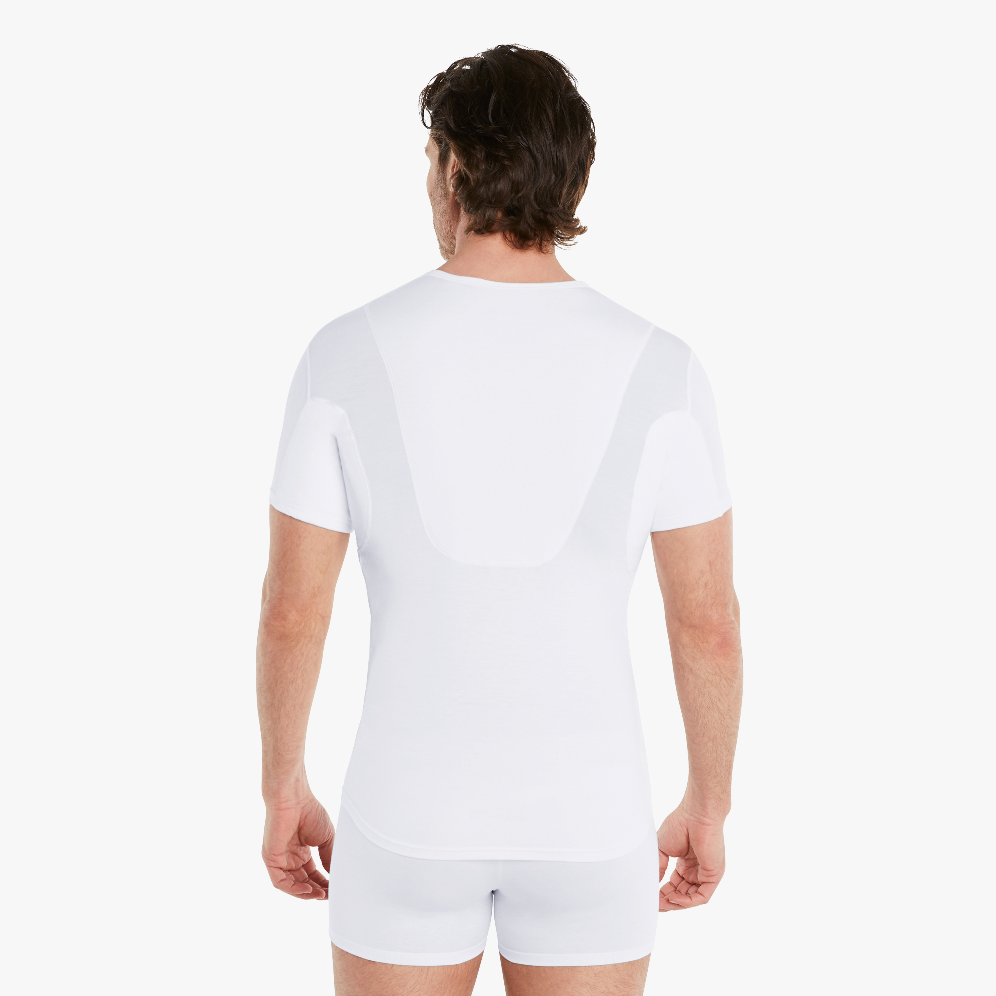 Mann in weißem Anti-Schweiß Unterhemd Herren mit Rückeneinlage, Größe M. 100% Schutz vor Schweißflecken, Drywear Shirt mit extra-saugfähiger Schicht. #farbe_weiß